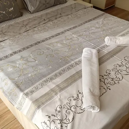 Two Bedroom 53 - Restaurant Stadium